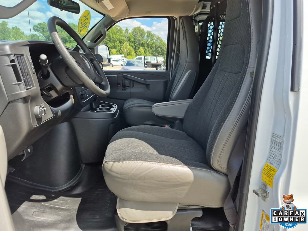 Certified 2025 GMC Savana 2500 w/ Driver Convenience Package RWD image 9