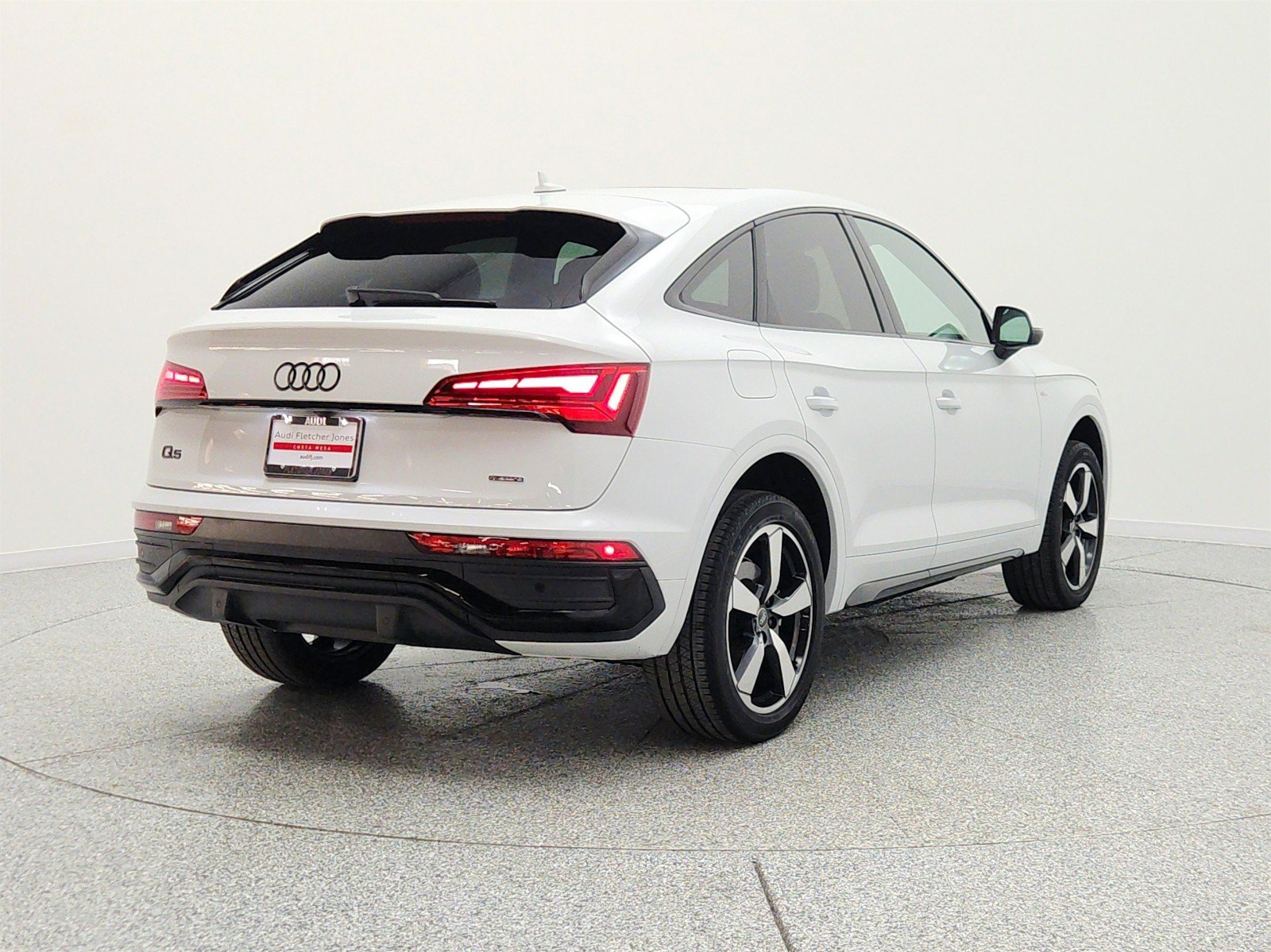 Used 2023 Audi Q5 2.0T Premium Plus w/ Premium Plus Package AWD/4WD image 6