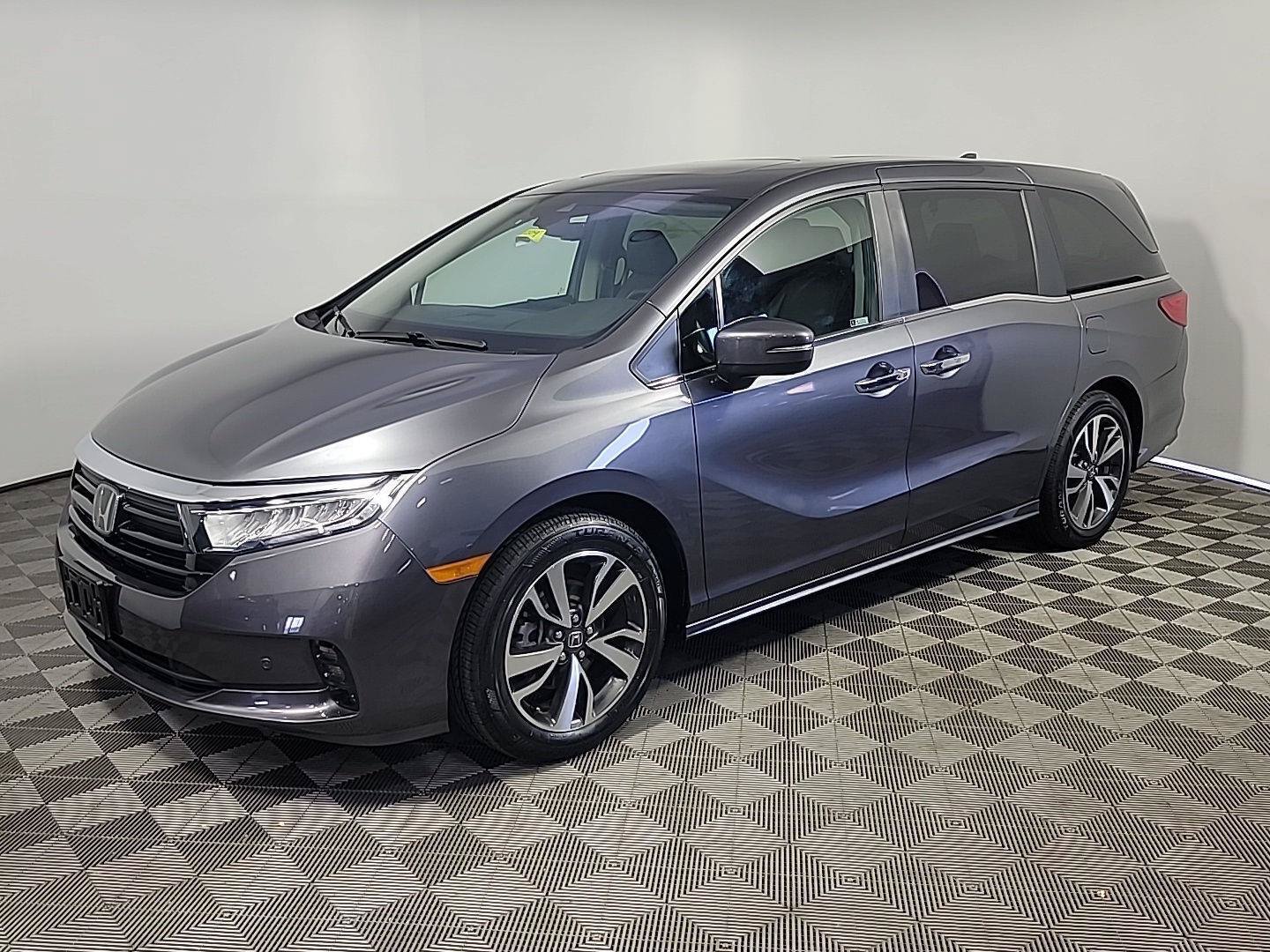 Certified 2024 Honda Odyssey Touring image 12