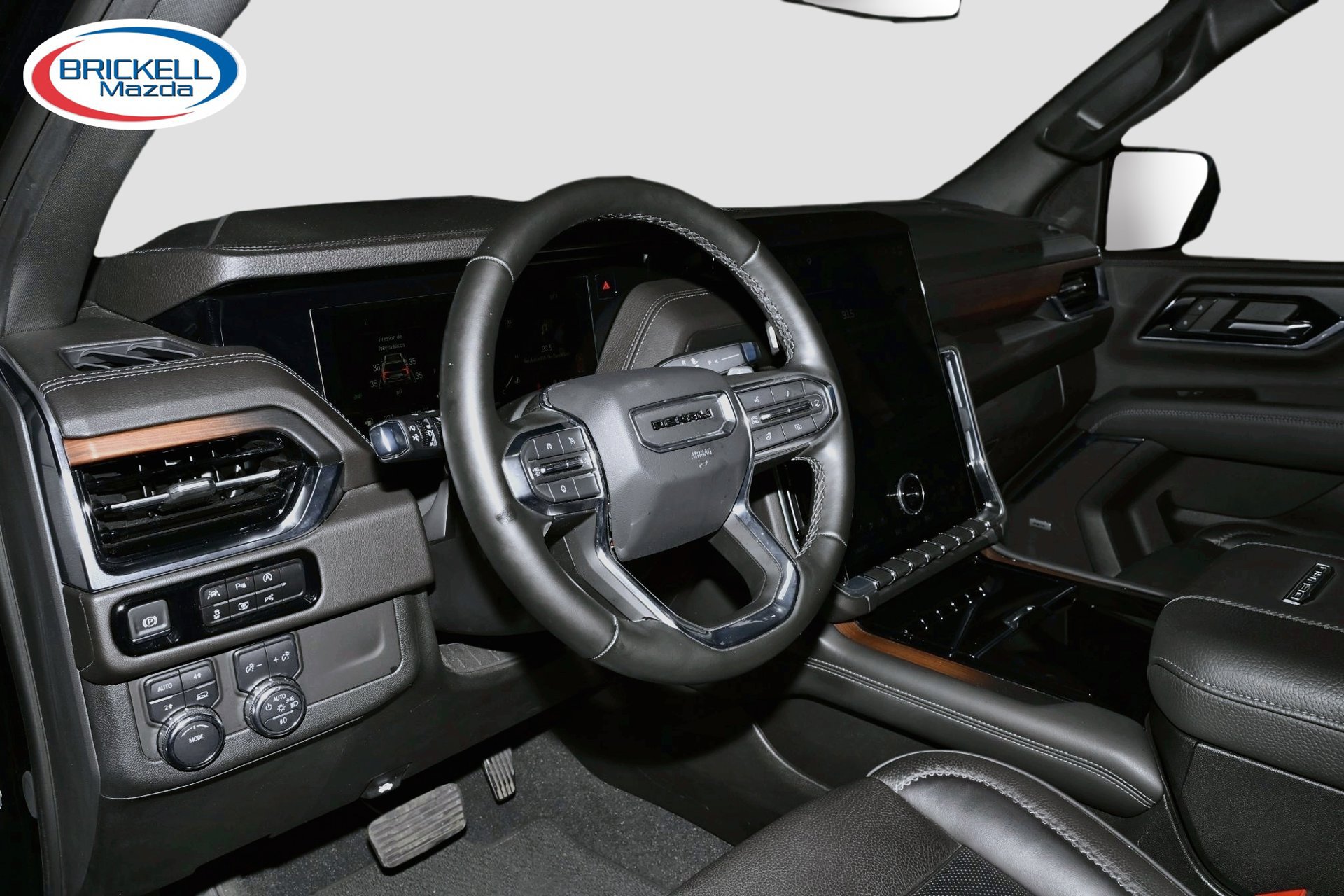 Used 2025 GMC Yukon Denali AWD/4WD image 27