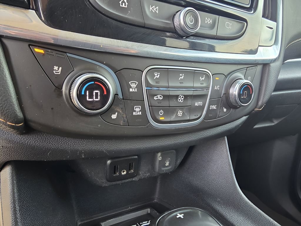 Used 2019 Chevrolet Traverse Premier w/ Driver Confidence II Package image 22