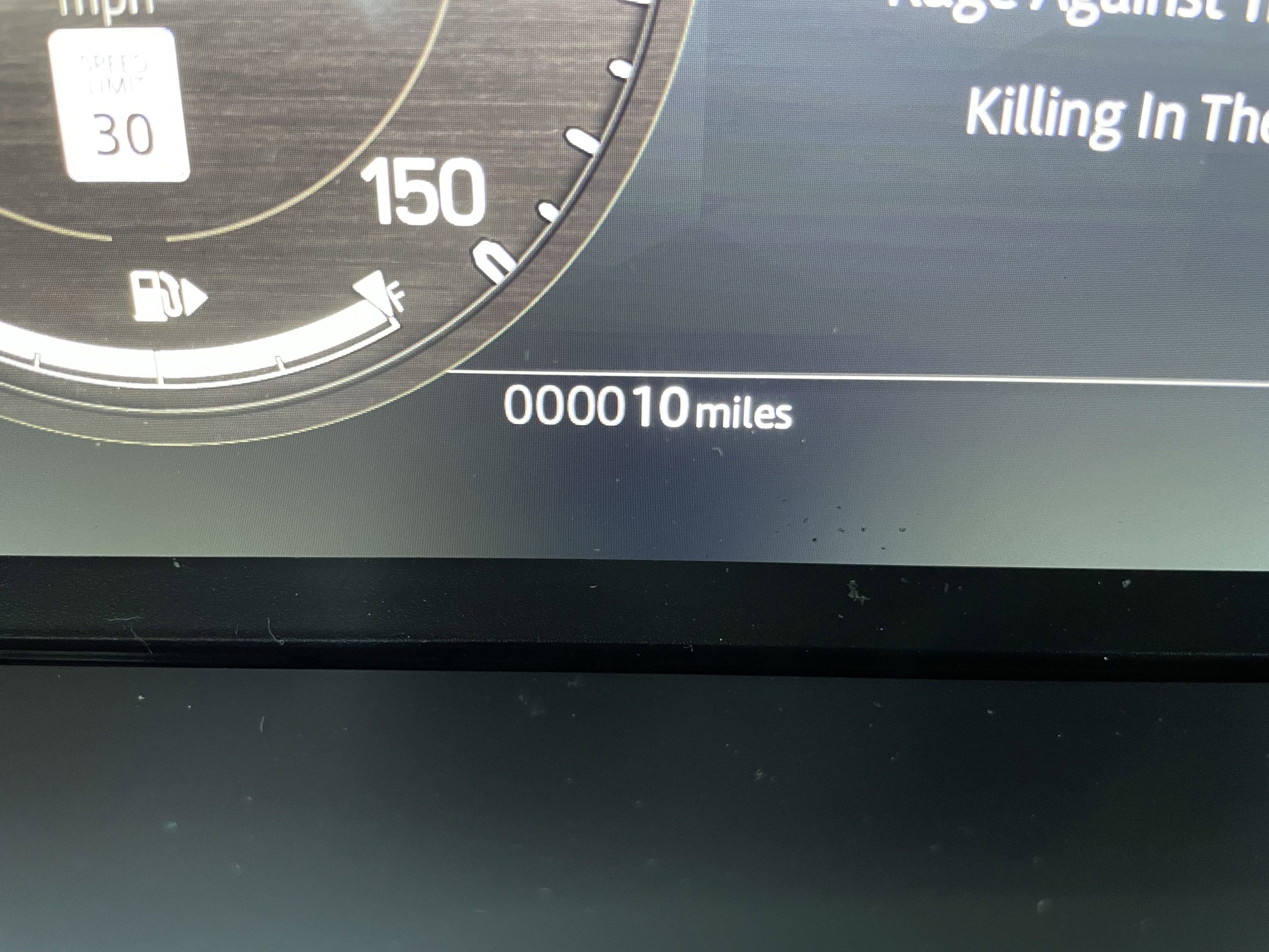 New 2025 Land Rover Defender 90 X-Dynamic SE image 25