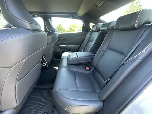 New 2026 Toyota Crown Platinum AWD/4WD image 17