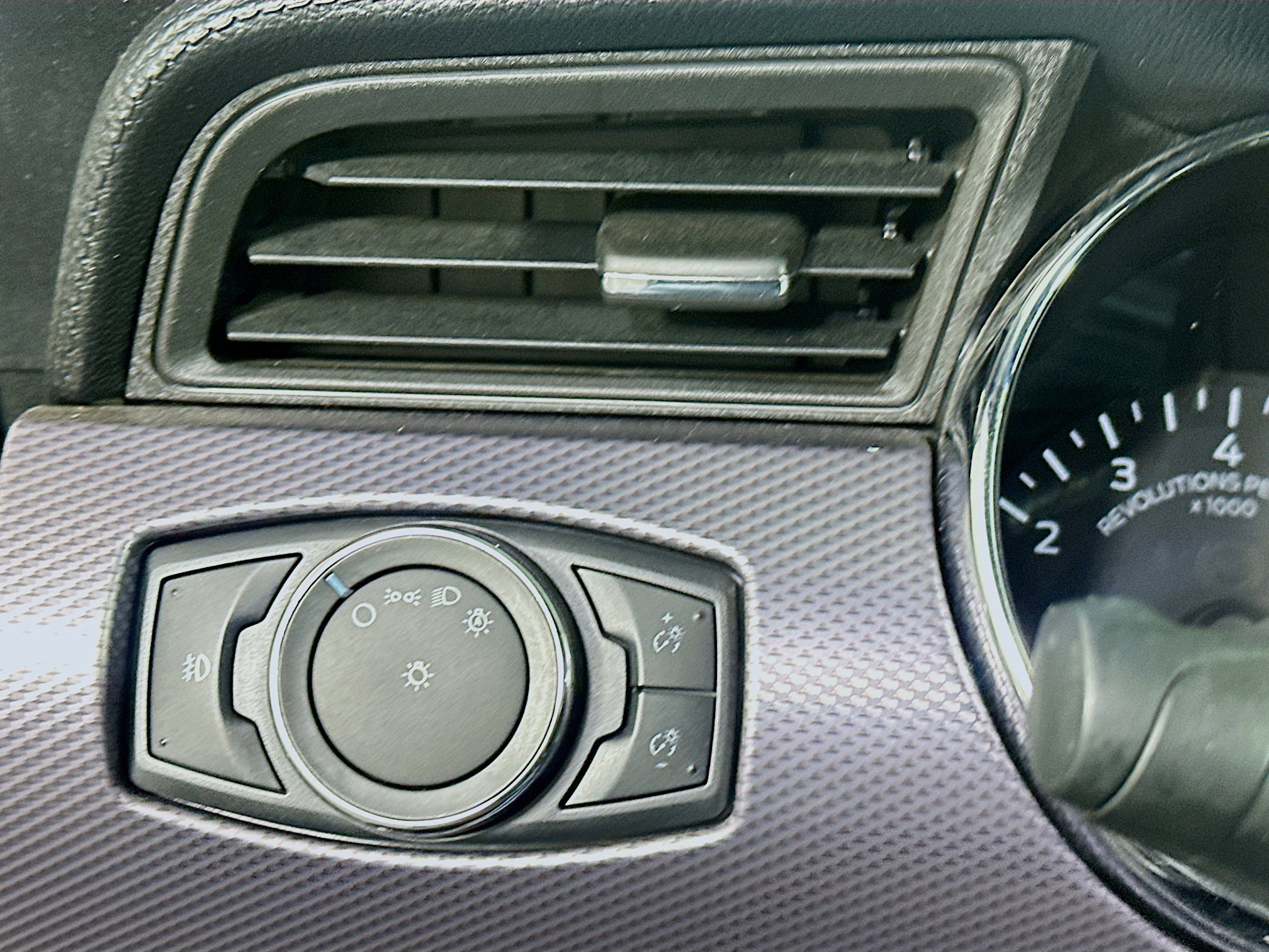 Used 2016 Ford Mustang Coupe image 17