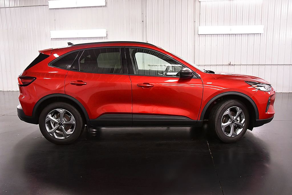 Used 2025 Ford Escape ST-Line w/ Tech Pack #1 image 9