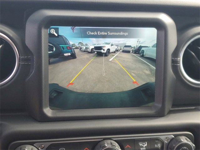 Used 2022 Jeep Gladiator Overland w/ Popular Equipment Package image 24