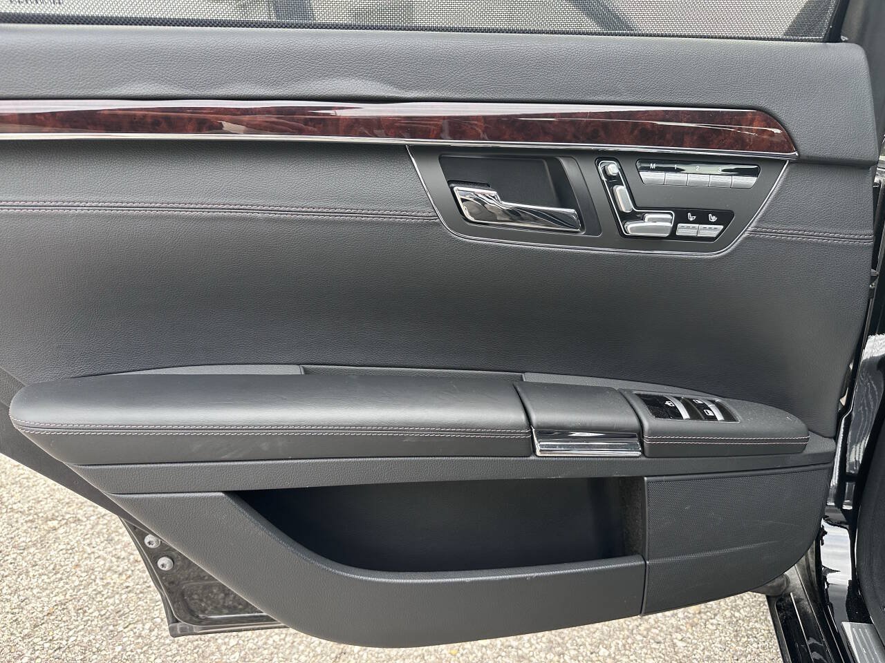 Used 2012 Mercedes-Benz S 550 4MATIC image 32