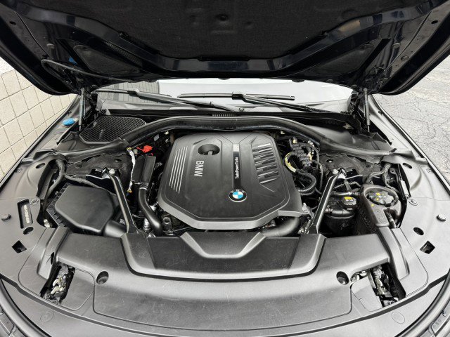 Used 2017 BMW 740i RWD image 2