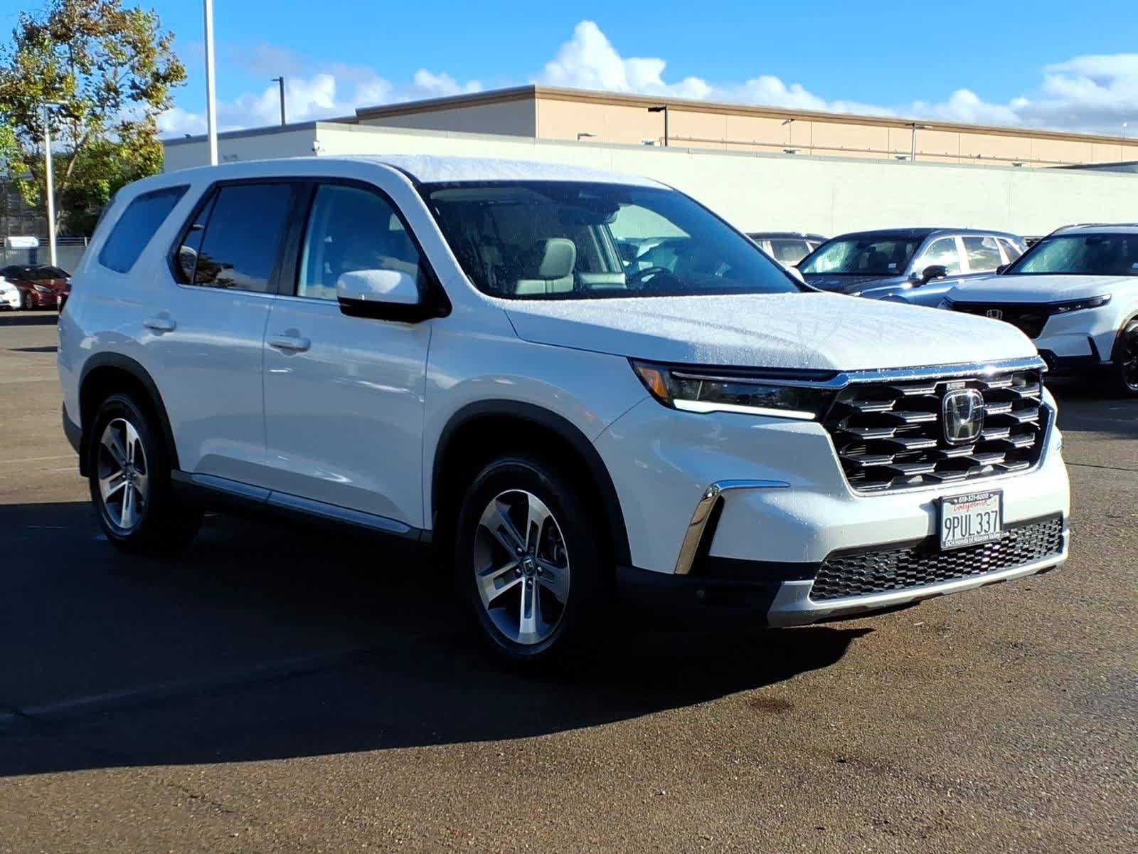 Used 2025 Honda Pilot EX-L image 3