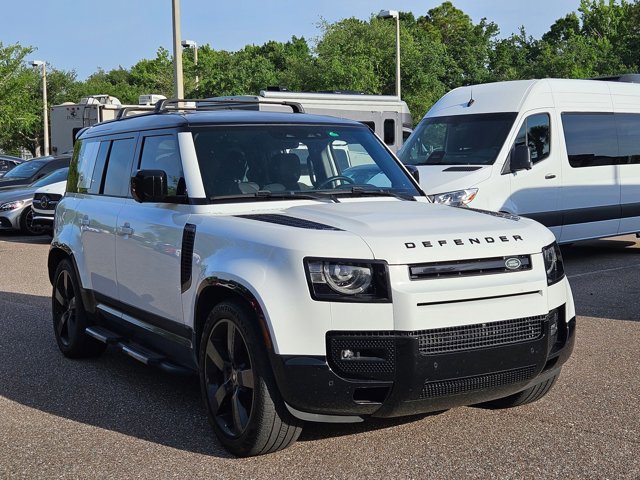 Used 2024 Land Rover Defender 110 X-Dynamic SE AWD/4WD image 3