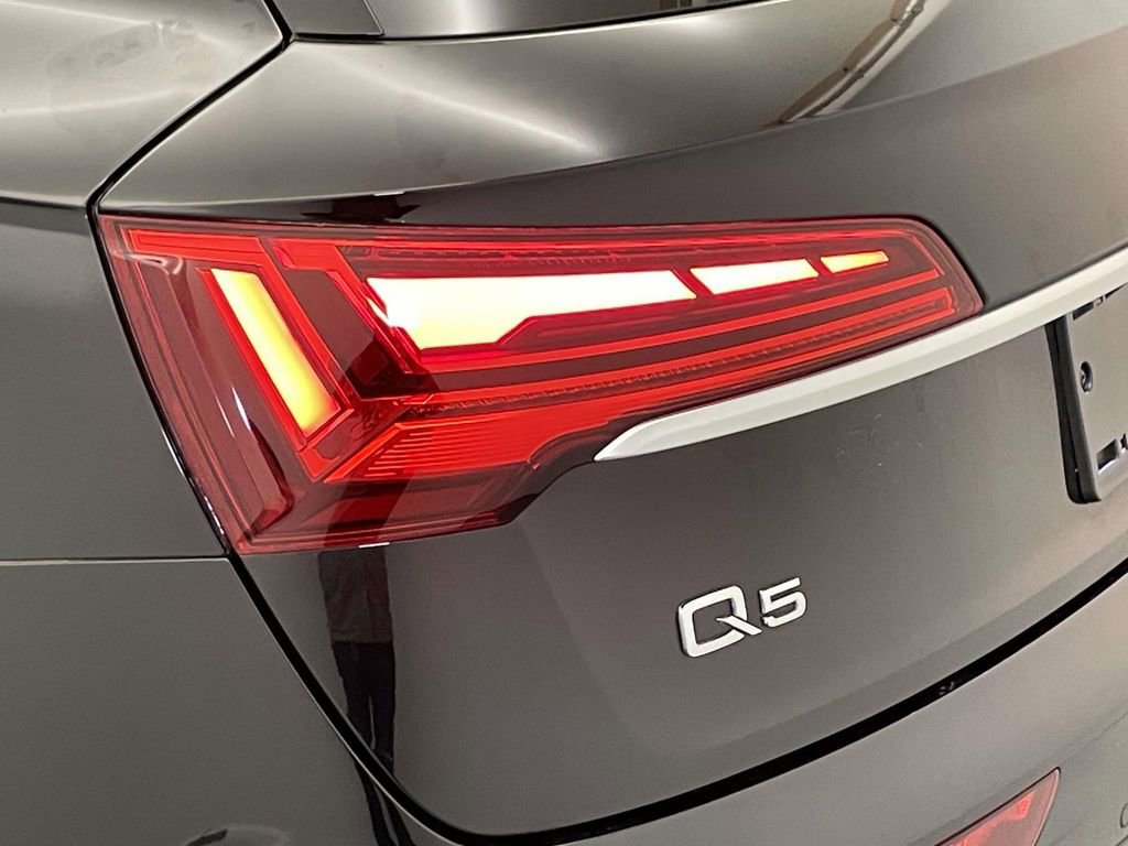 Used 2023 Audi Q5 2.0T Premium w/ Convenience Package image 16