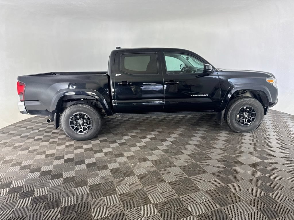 Used 2019 Toyota Tacoma SR5 AWD/4WD image 6