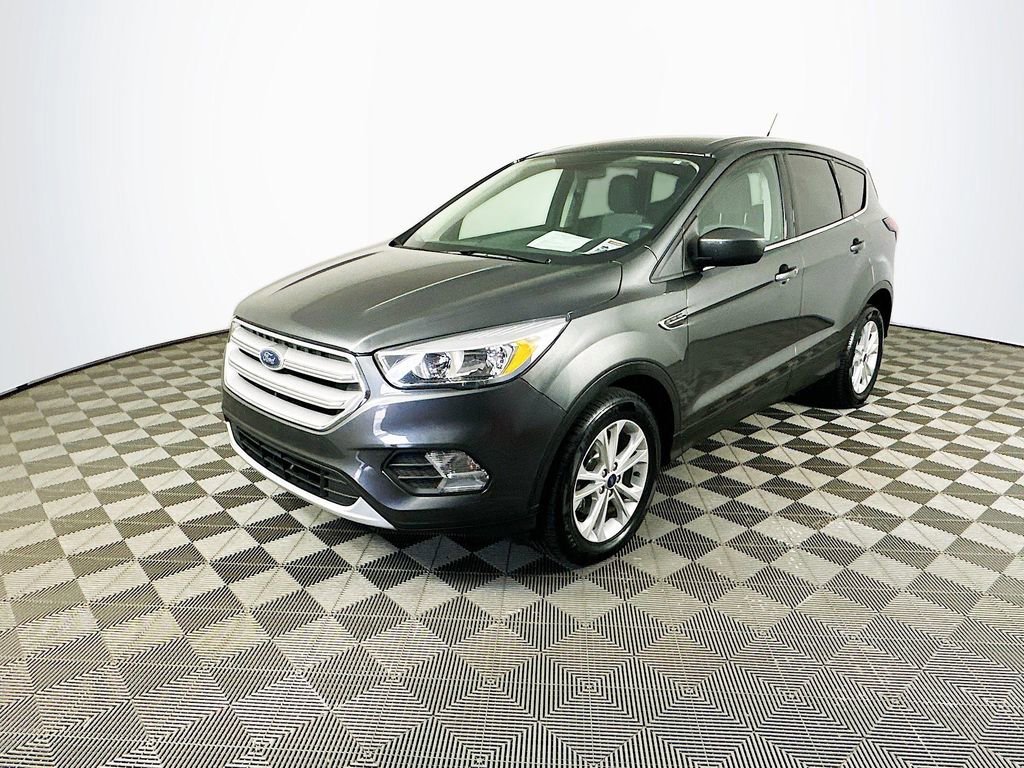 Used 2019 Ford Escape SE FWD image 5