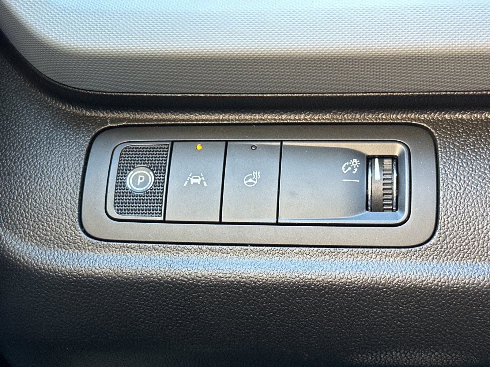 New 2027 Chevrolet Bolt LT w/ Comfort Package image 29