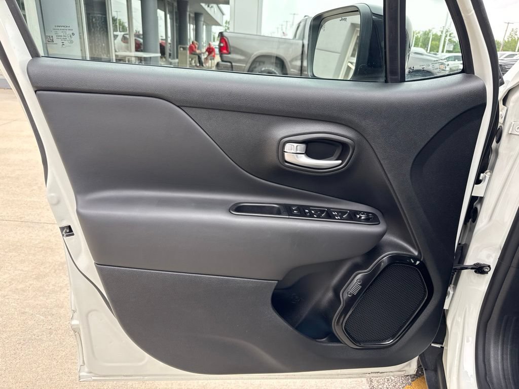 Used 2023 Jeep Renegade Altitude AWD/4WD image 18