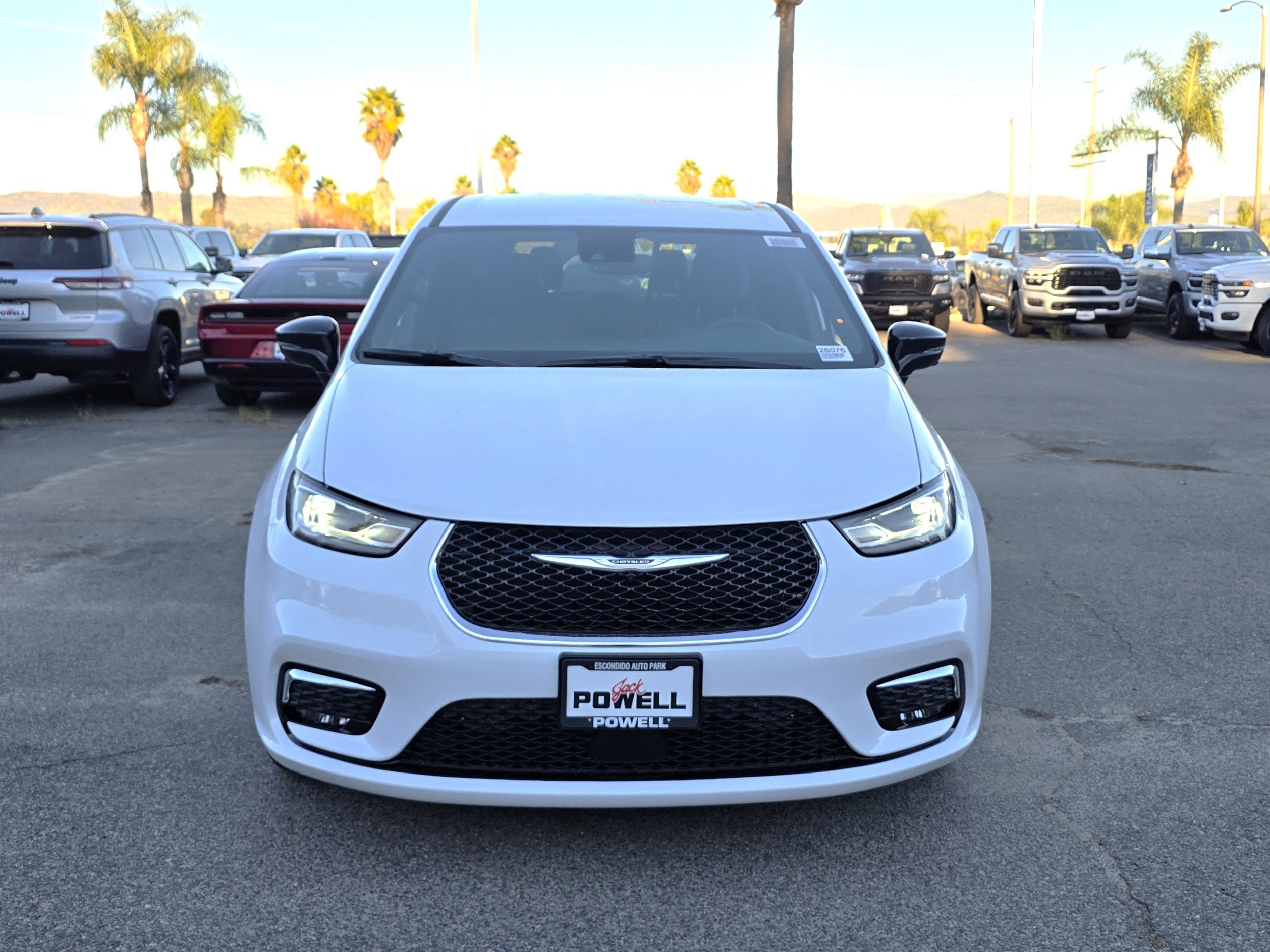 New 2026 Chrysler Pacifica Select image 7