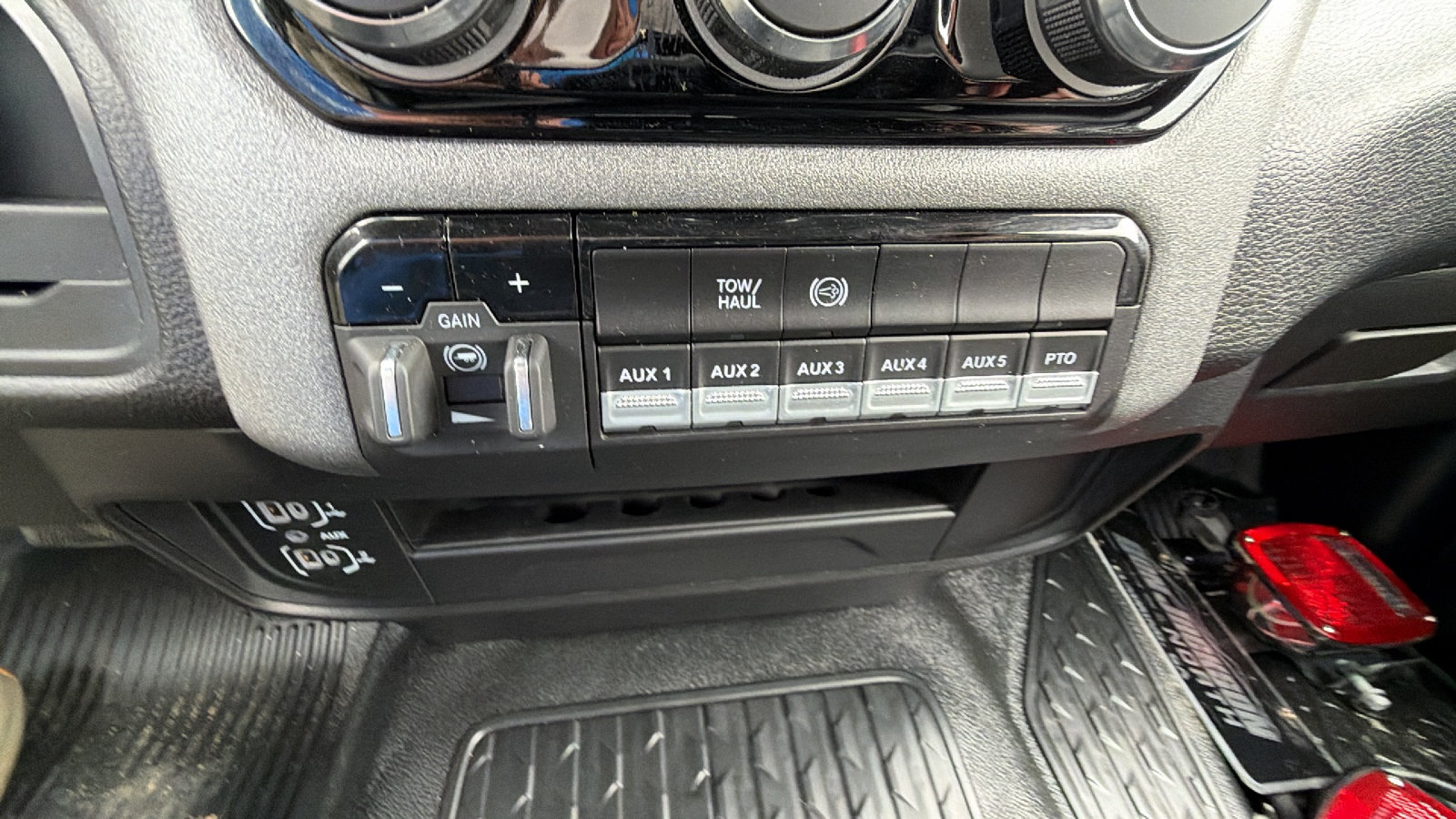 New 2025 RAM 5500 Tradesman RWD image 24