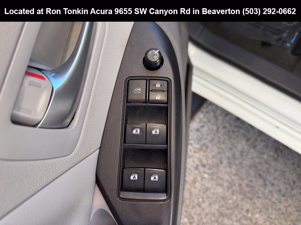 Used 2017 Toyota Sienna LE FWD image 12