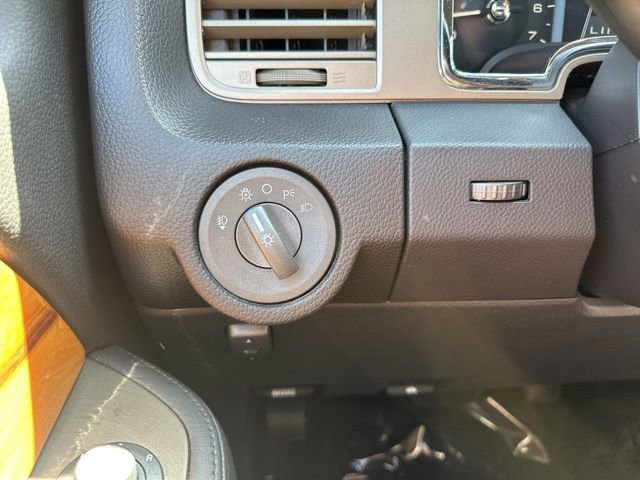 Used 2014 Lincoln Navigator 4WD w/ Equipment Group 101A image 27