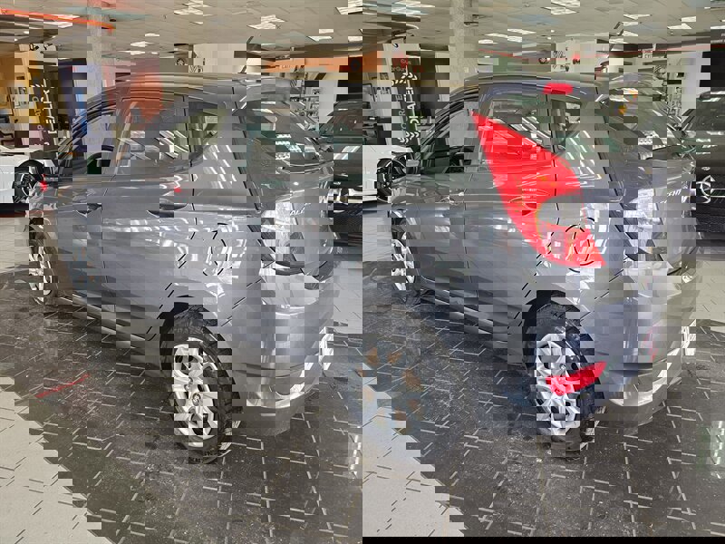 Used 2012 Hyundai Accent GS image 6