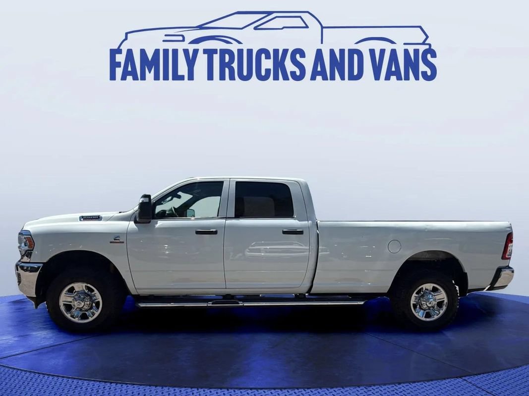 Used 2023 RAM 2500 Tradesman w/ Chrome Appearance Group AWD/4WD image 2