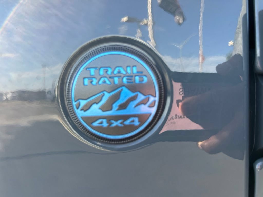Used 2025 Jeep Wrangler Unlimited Sahara AWD/4WD image 15