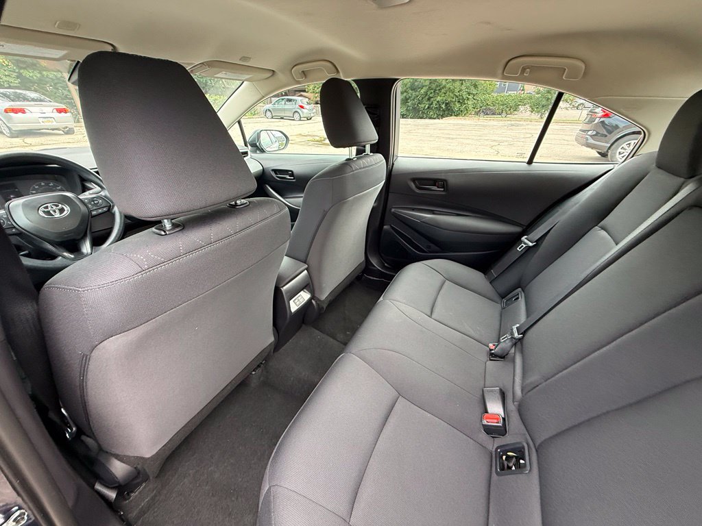 Used 2025 Toyota Corolla LE FWD image 27