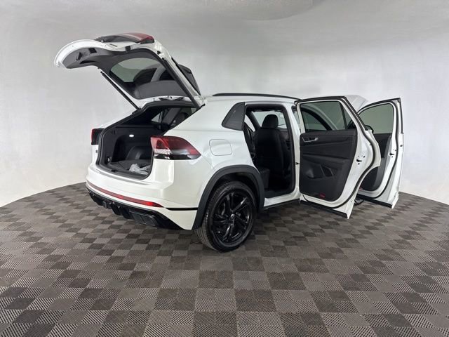 Used 2025 Volkswagen Atlas Cross Sport SEL R-Line image 14