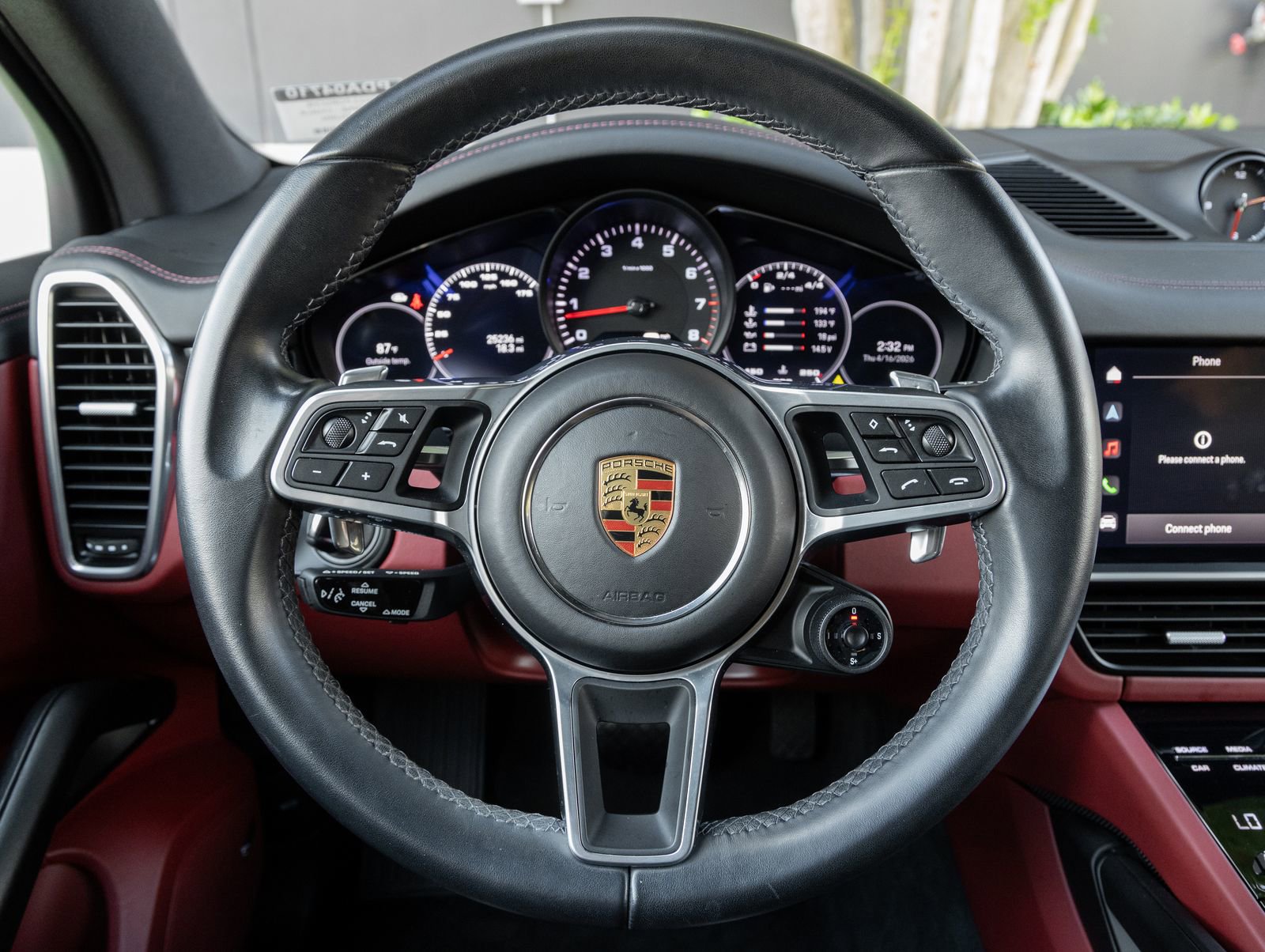 Certified 2023 Porsche Cayenne Platinum Edition AWD/4WD image 13
