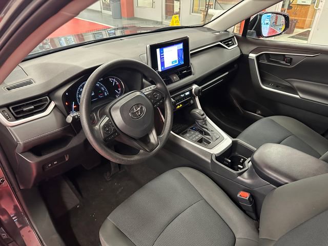 Used 2023 Toyota RAV4 LE AWD/4WD image 11