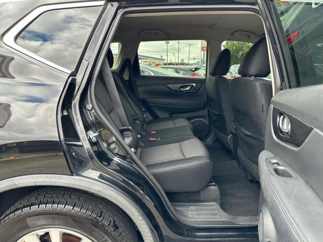 Used 2019 Nissan Rogue SV image 14
