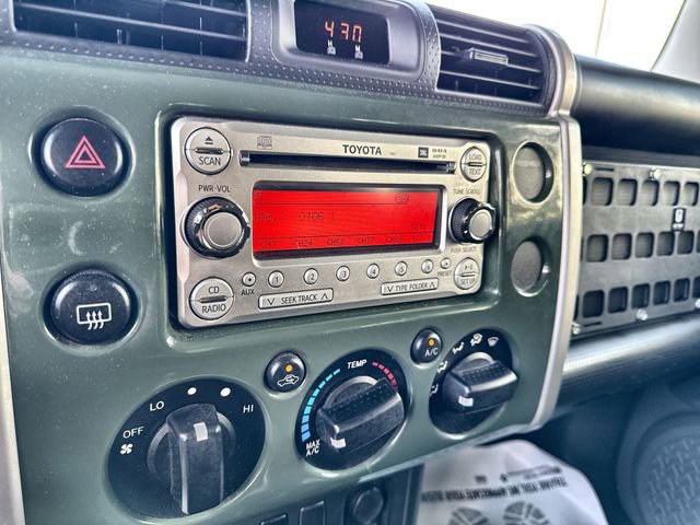 Used 2014 Toyota FJ Cruiser 4WD w/ Upgrade Package image 24