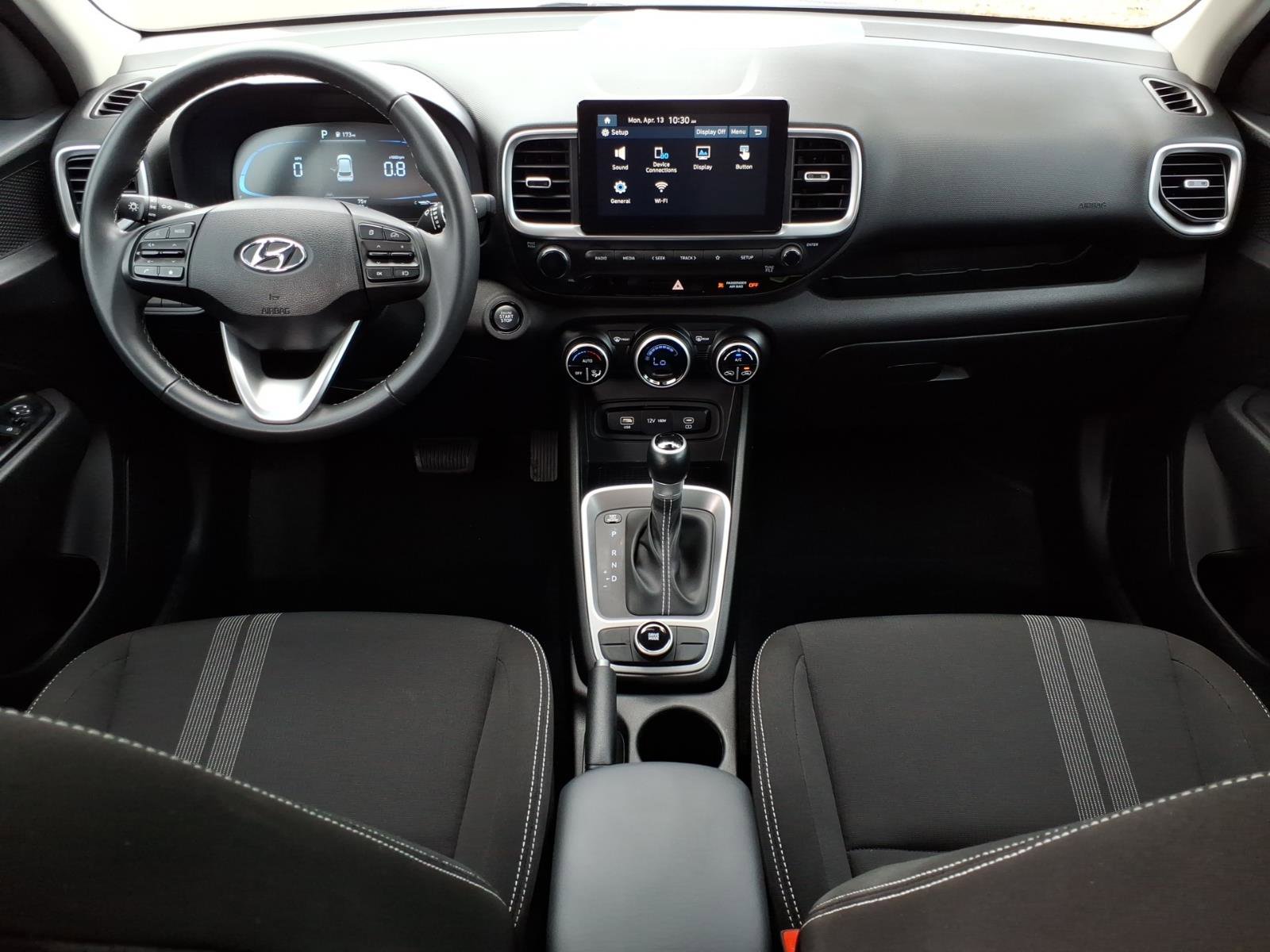 Certified 2025 Hyundai Venue SEL image 16