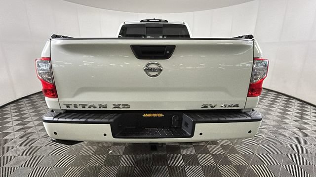 Used 2022 Nissan Titan SV w/ SV Convenience Package AWD/4WD image 3