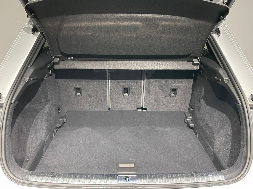 Used 2025 Audi Q3 2.0T Premium w/ Convenience Package image 5