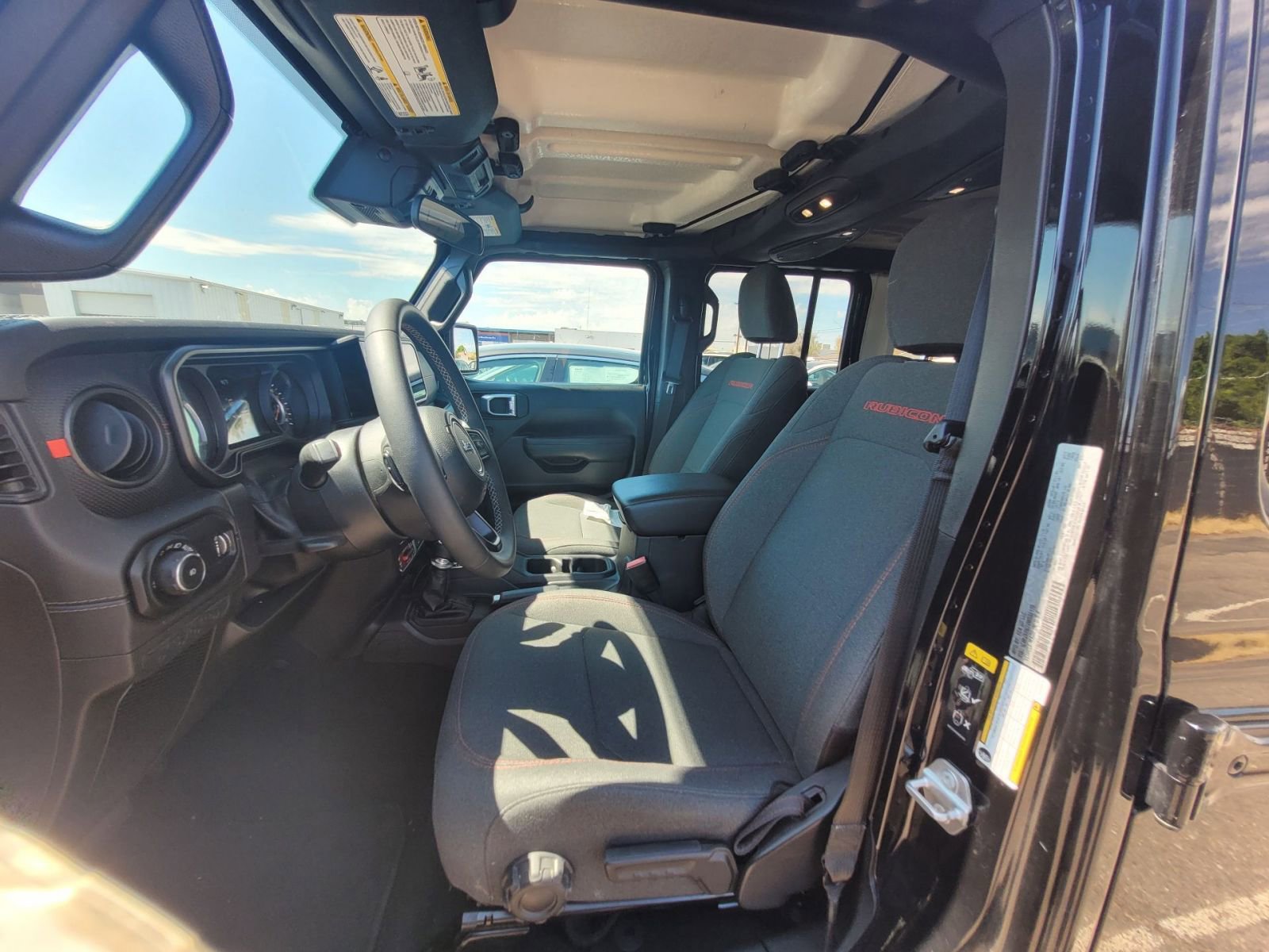 Used 2025 Jeep Wrangler Unlimited Rubicon image 13