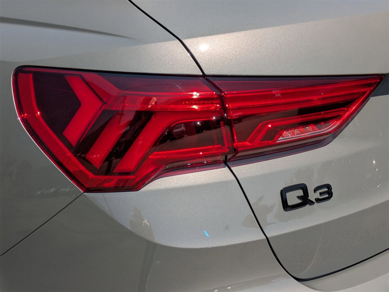 New 2025 Audi Q3 2.0T Premium Plus image 14