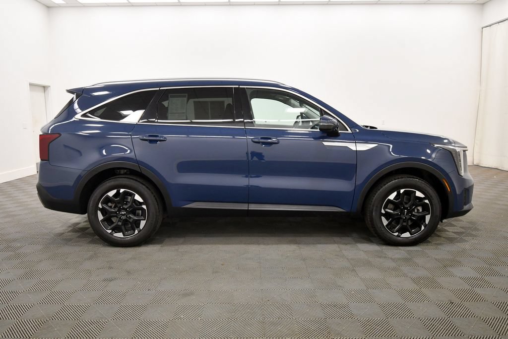 Certified 2024 Kia Sorento S AWD/4WD image 9
