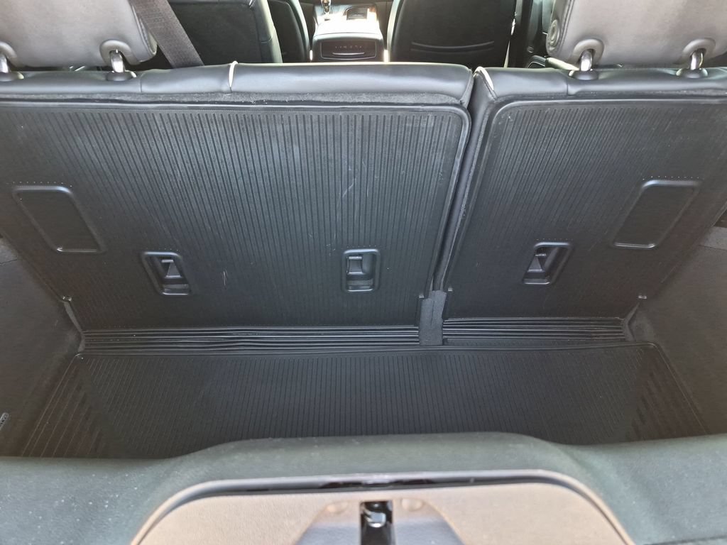 Used 2022 Cadillac Escalade Premium Luxury w/ Performance Package RWD image 47