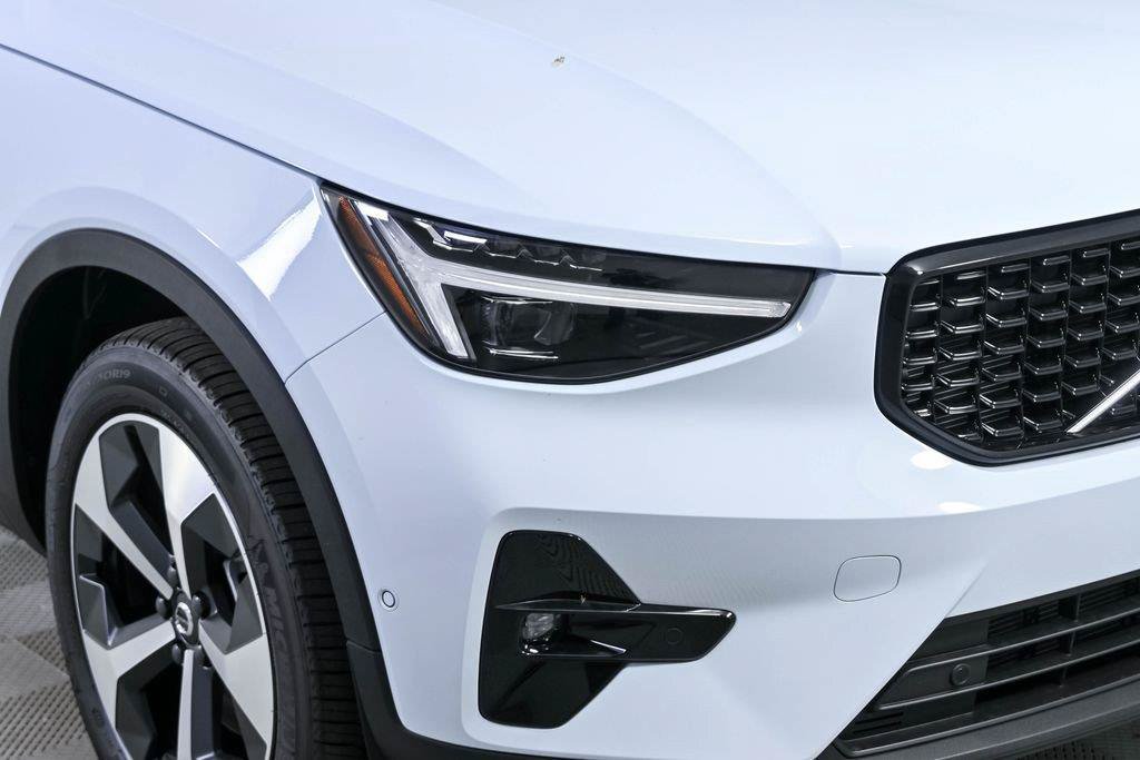 New 2026 Volvo XC40 B5 Plus w/ Protection Package Premier AWD/4WD image 35