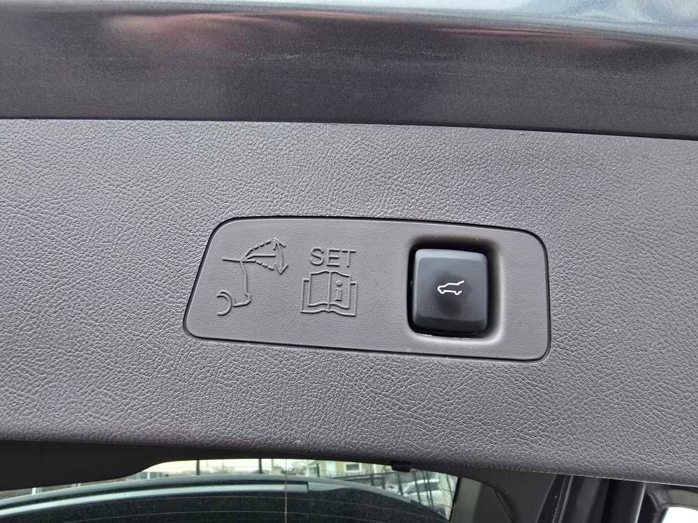 Used 2023 Lincoln Corsair Reserve w/ Equipment Group 201A image 33