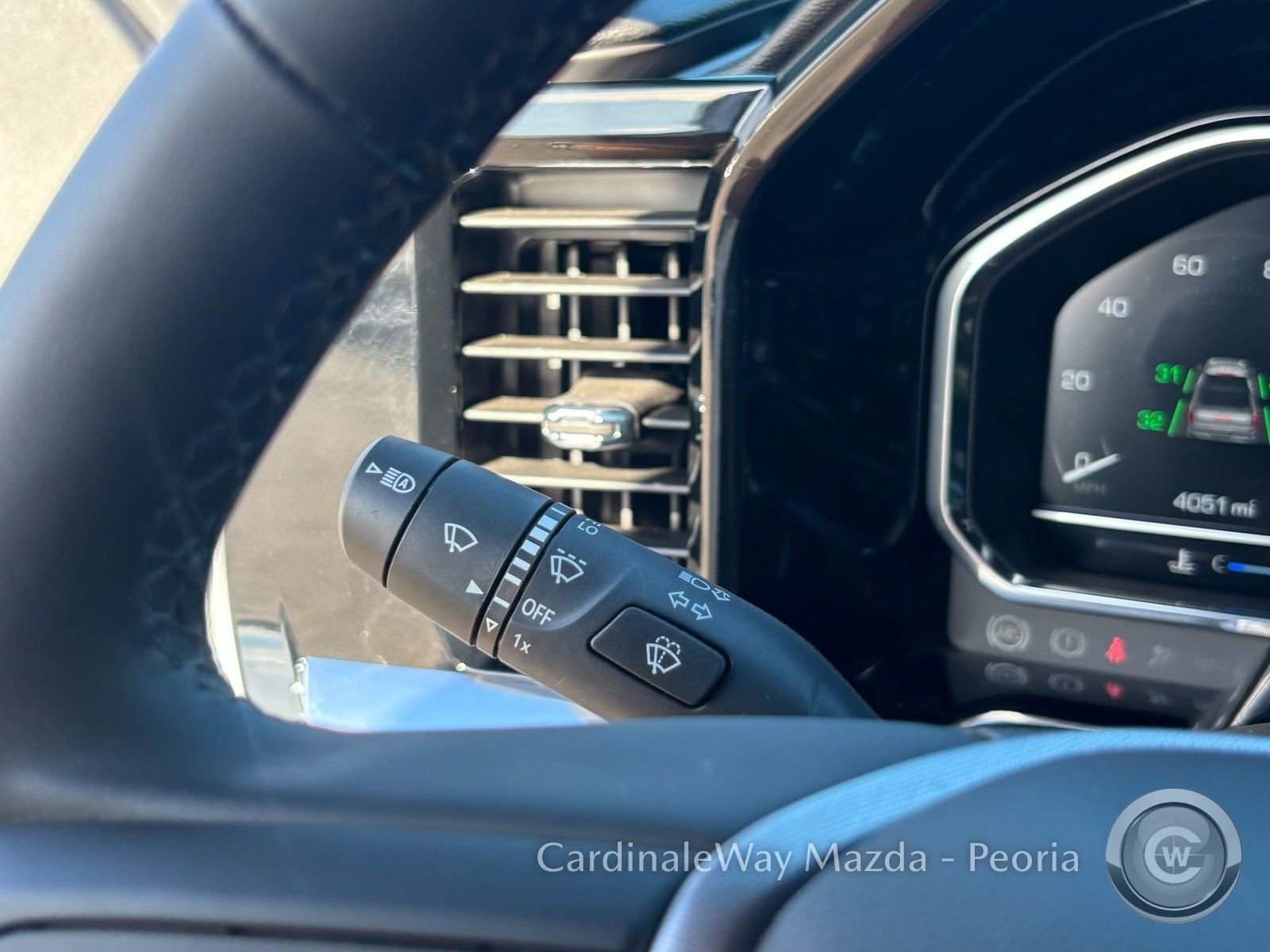 Used 2025 GMC Sierra 1500 SLE image 19