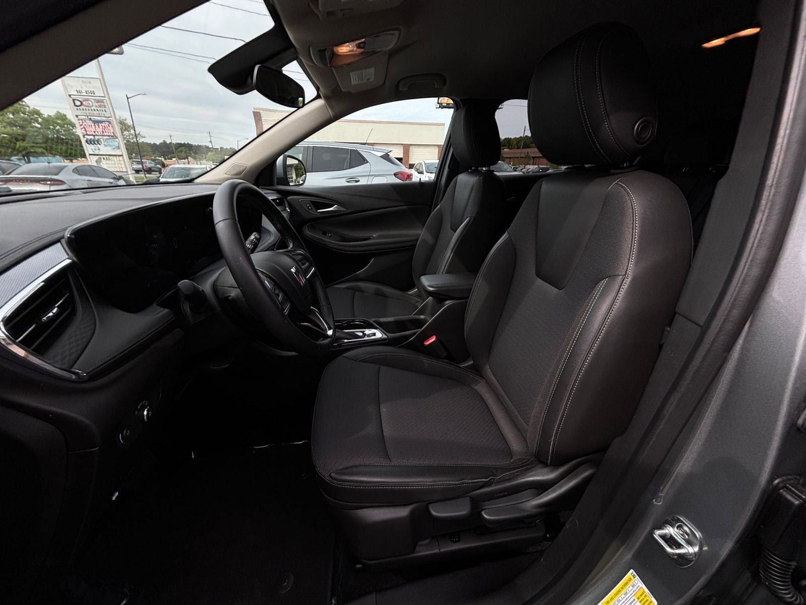 Used 2025 Buick Encore GX Preferred image 31