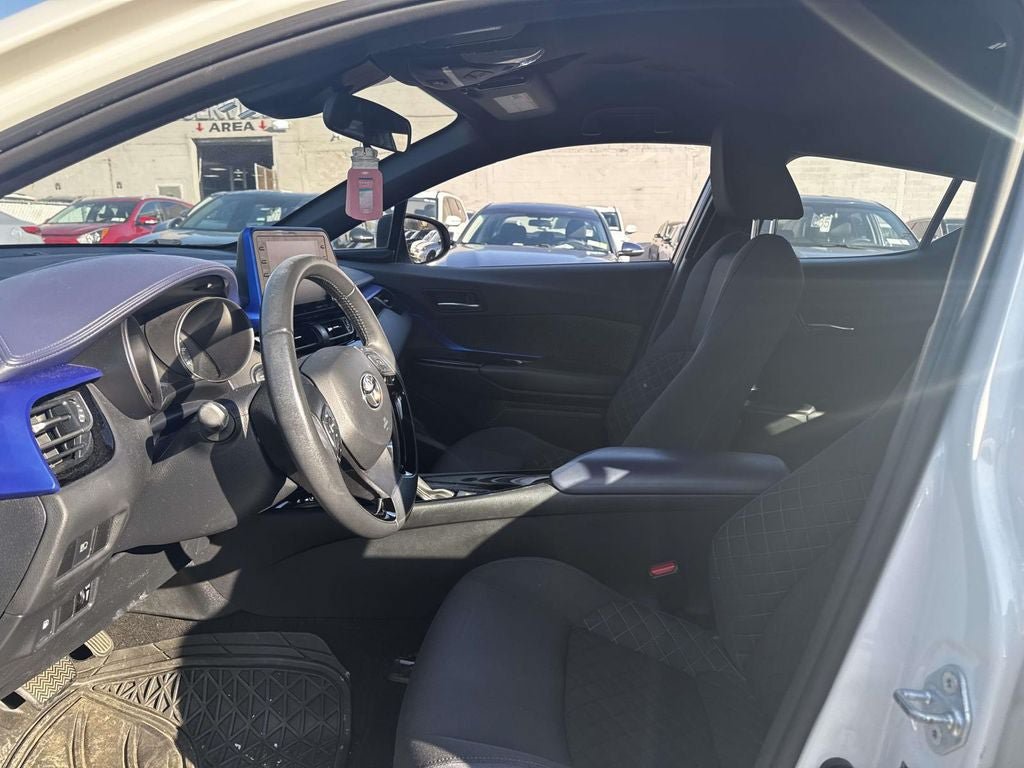 Used 2021 Toyota C-HR XLE FWD image 16