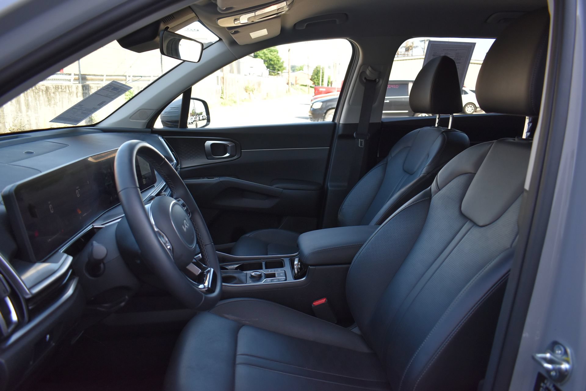 Used 2025 Kia Sorento S AWD/4WD image 14