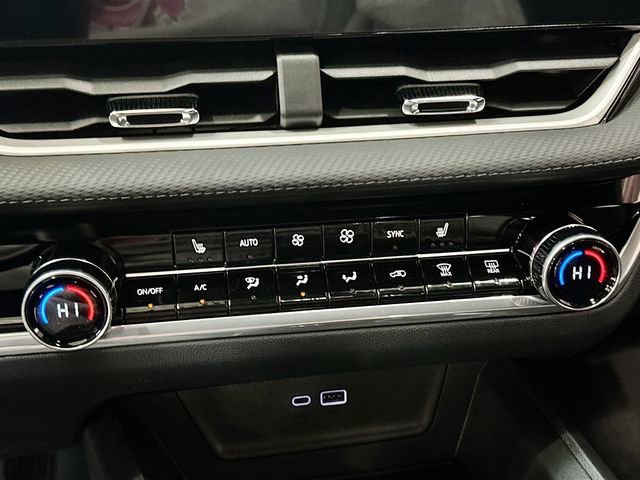 New 2026 Chevrolet Equinox LT w/ Convenience Package II image 17