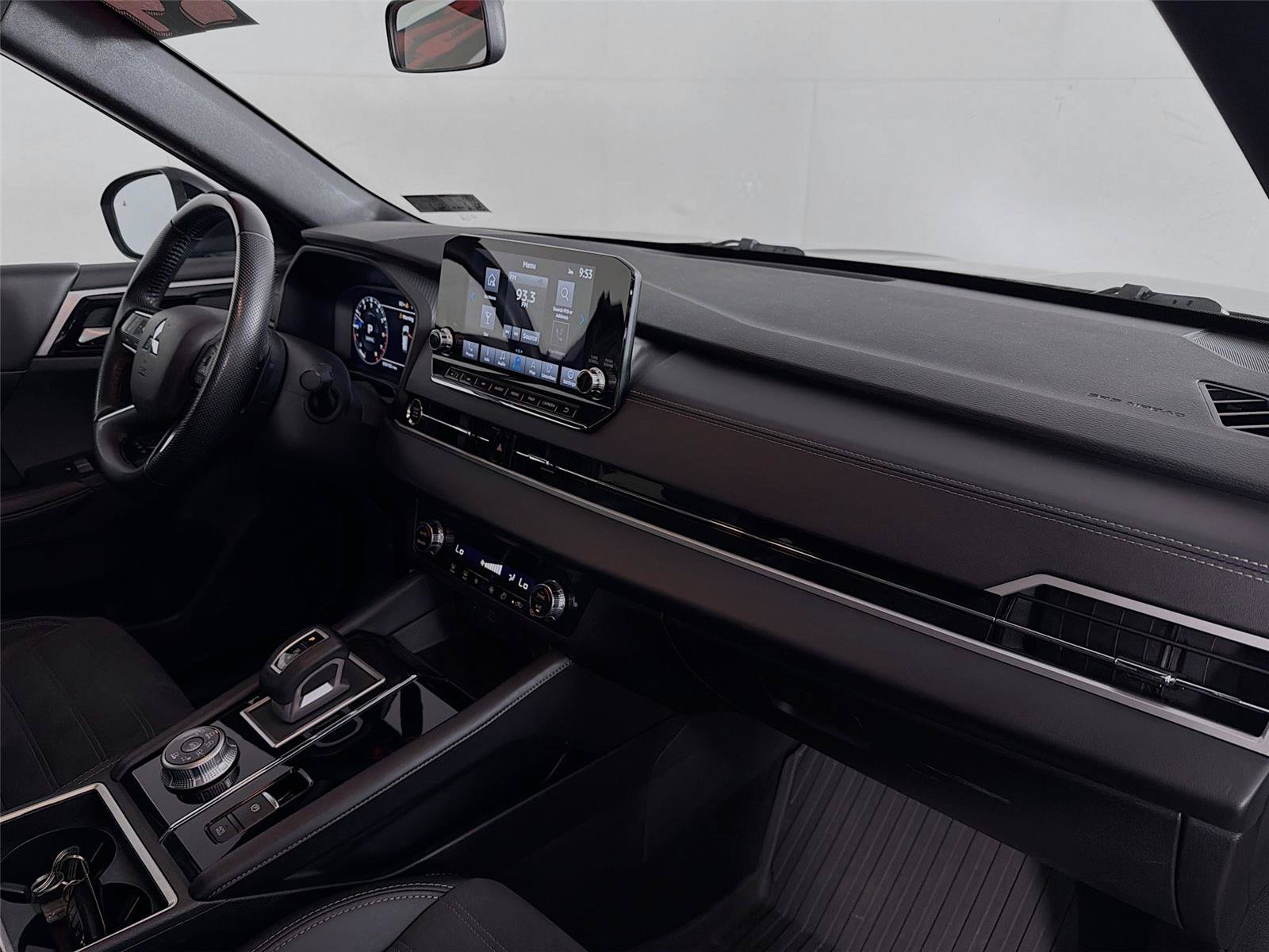 Used 2024 Mitsubishi Outlander SE Black Edition AWD/4WD image 32