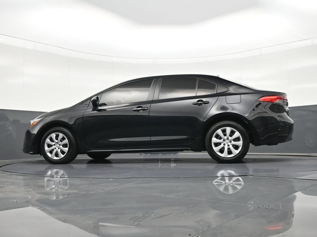 Used 2025 Toyota Corolla LE image 23