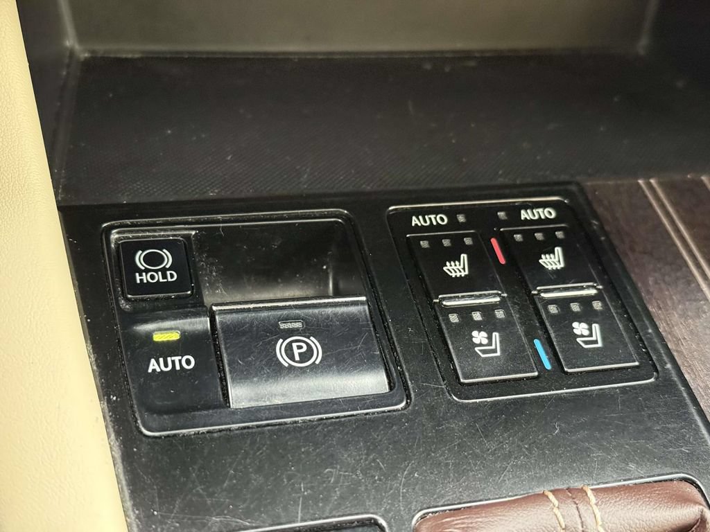 Used 2017 Lexus RX 450h AWD w/ Luxury Package image 25