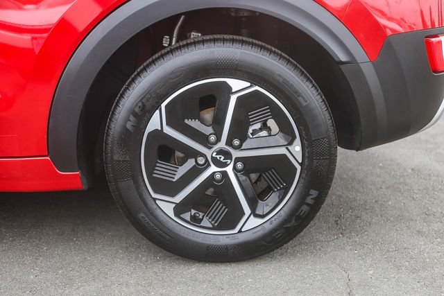 Certified 2025 Kia Niro EX FWD image 12